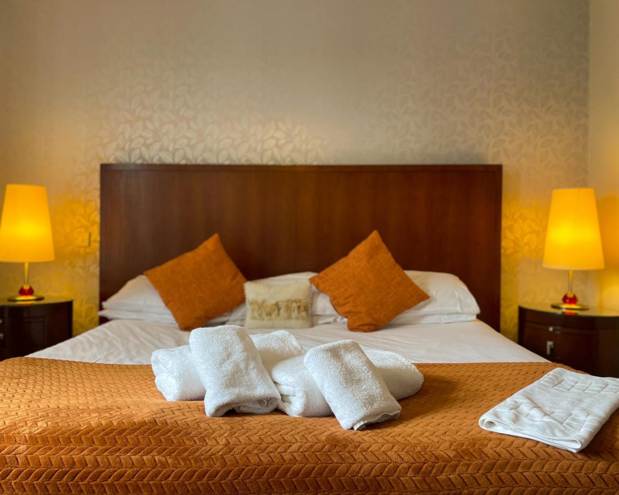 The Speyside Hotel And Restaurant Grantown-on-Spey Extérieur photo